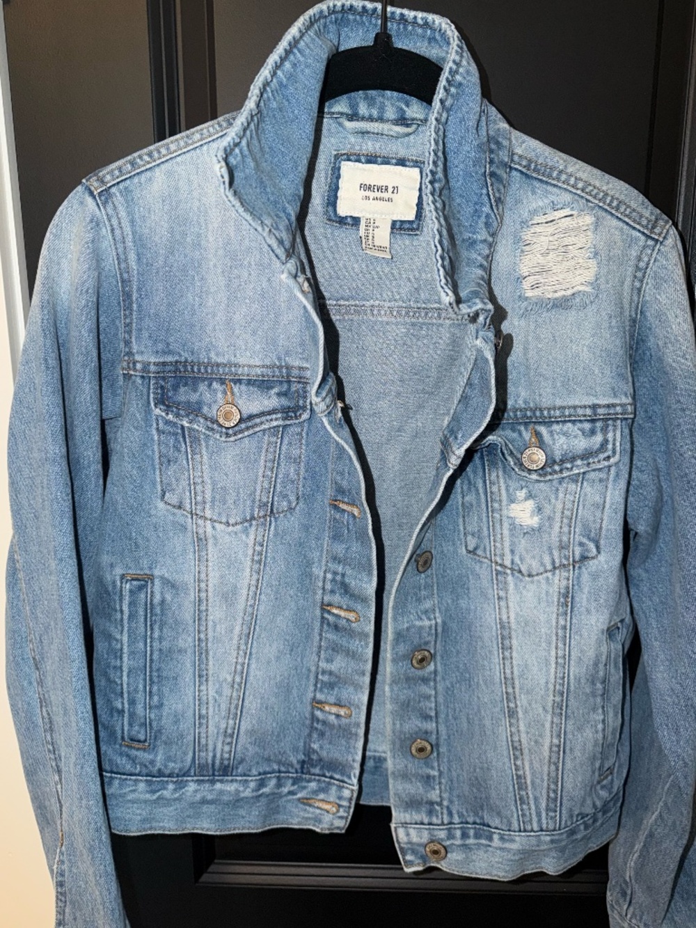 Forever 21 Distressed Denim Jacket Light Wash Classic Fit Size Small